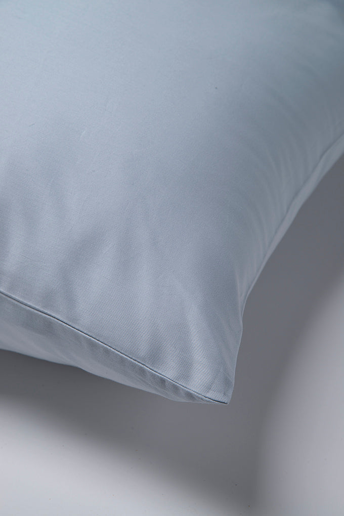 SERENE BLUE PILLOW CASE CLOSE-UP COTTSBURY