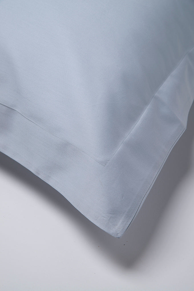 OXFORD SERENE BLUE PILLOW CASE CLOSE-UP COTTSBURY