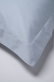 OXFORD SERENE BLUE PILLOW CASE CLOSE-UP COTTSBURY