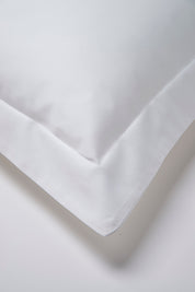 OXFORD WHITE PILLOW CASE CLOSE-UP COTTSBURY